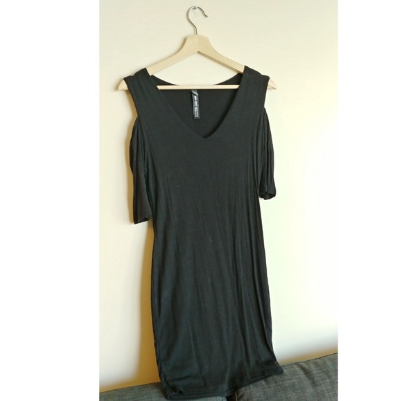 Design Lab Ribbed Exposed Shoulder Dress - Picture 3 of 6